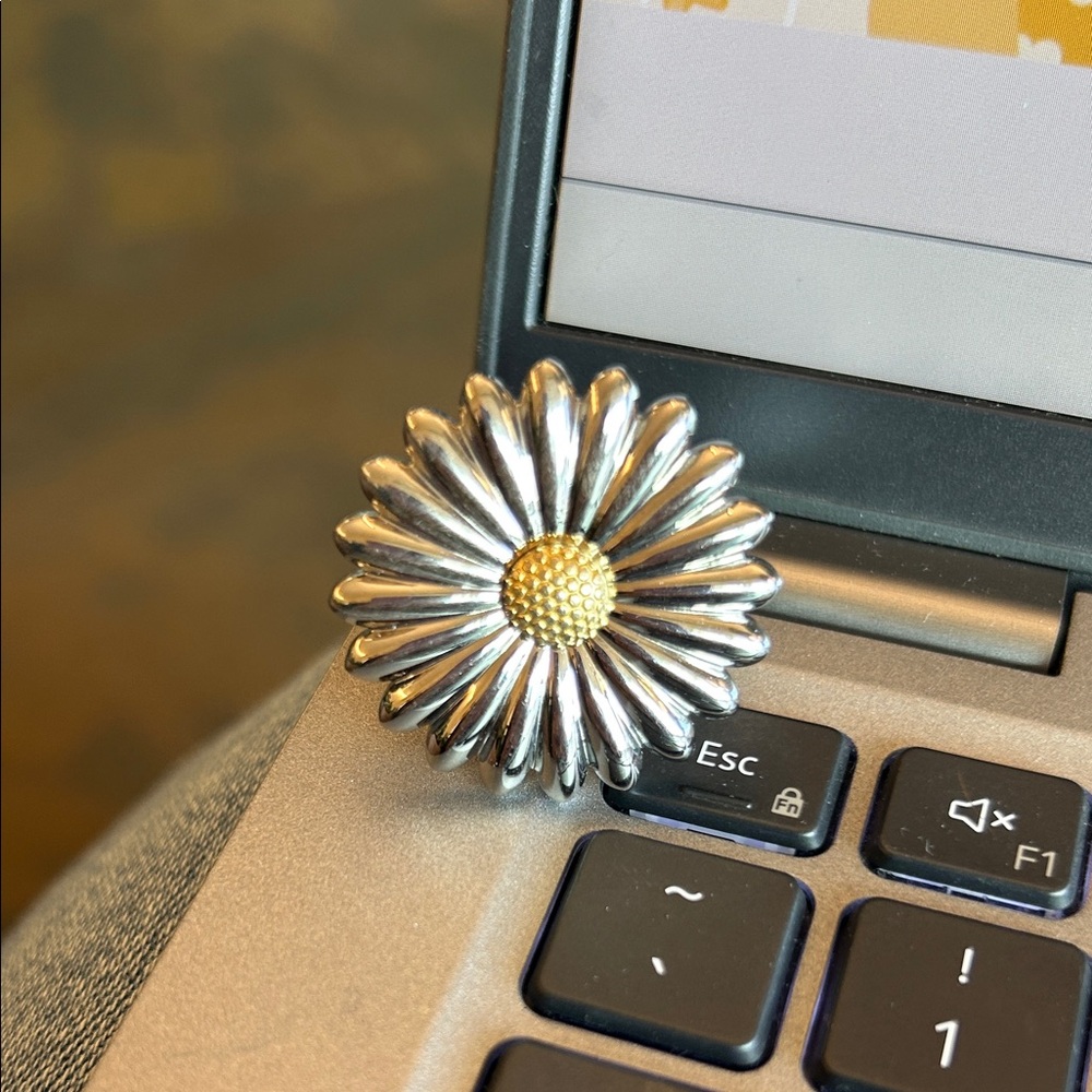 Silver and Gold Daisy Ring